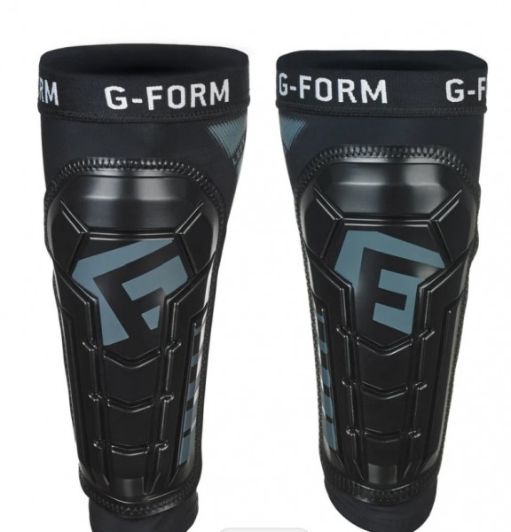 Derbystar Schienbeinschoner G-FORM Pro-S Vento (exklusiv für Mitglieder des SV Ochtendung)